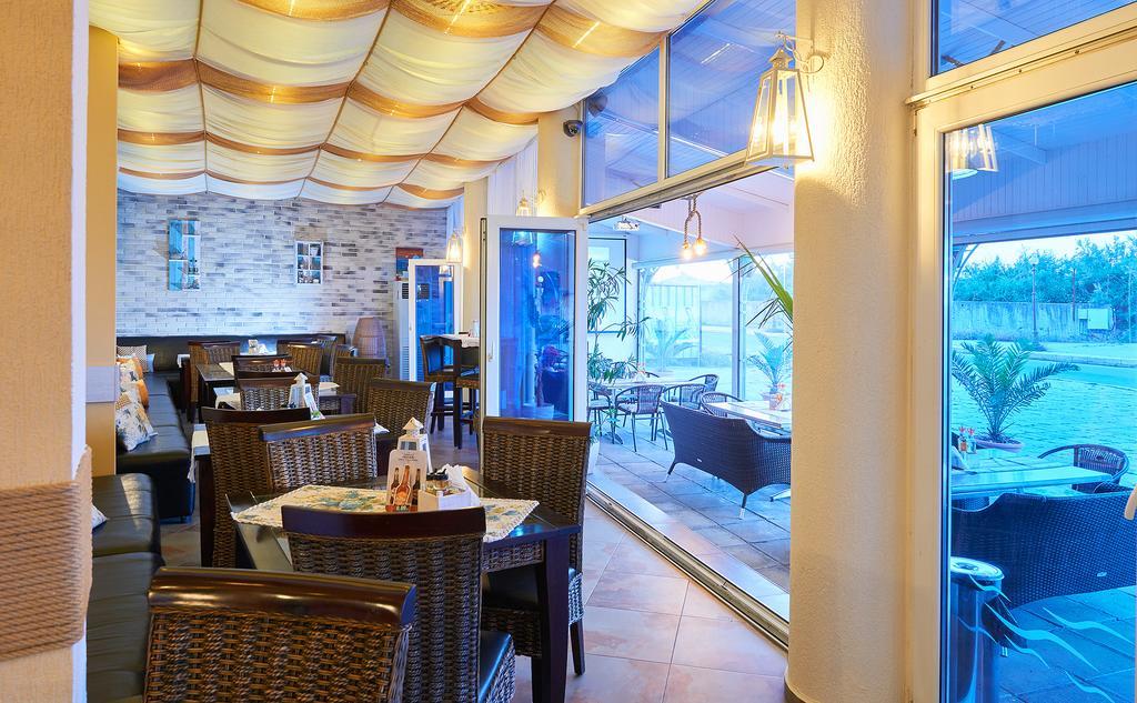 Family Hotel Regata Pomorie Exterior foto